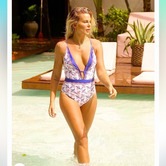 NEW Compañia del Sol One Piece Swimsuit Angie Flowers on White Thong-Cut​​​​ - Picture 2 of 7